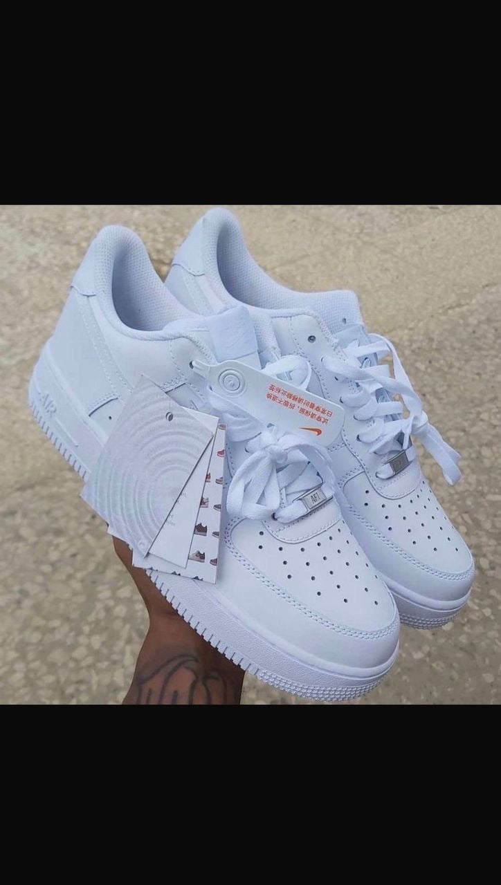 NIKE AIR FORCE ONE