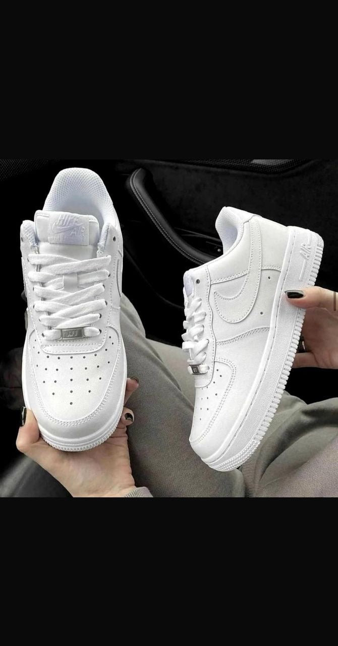 NIKE AIR FORCE ONE